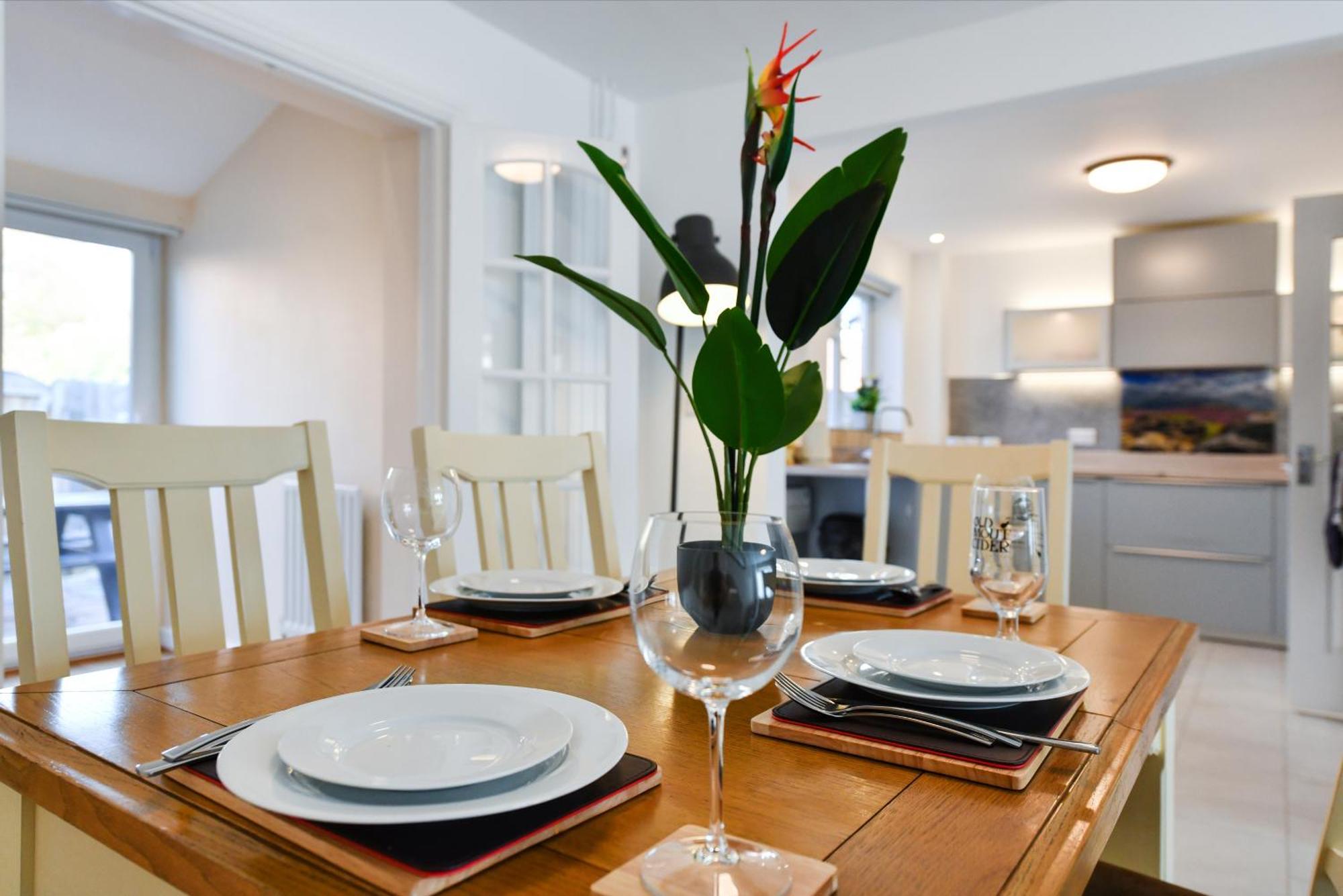 Morgan House- 4 Bed House, Near Trent Uni