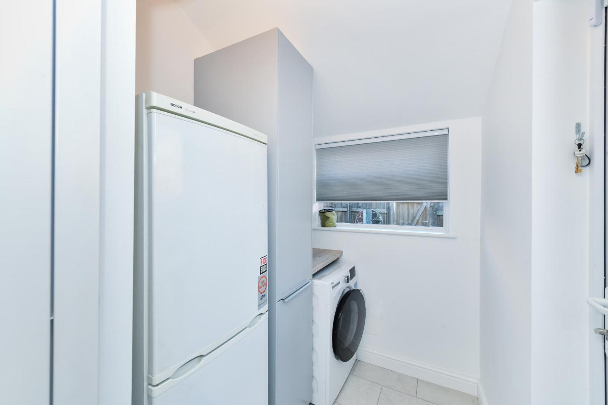 Morgan House- 4 Bed House, Near Trent Uni