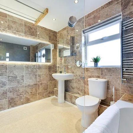 Villa Morgan House- 4 Bed House, Near Nottingham Trent Uni Esterno foto