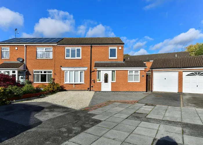 Morgan House- 4 Bed House, Near Nottingham Trent Uni