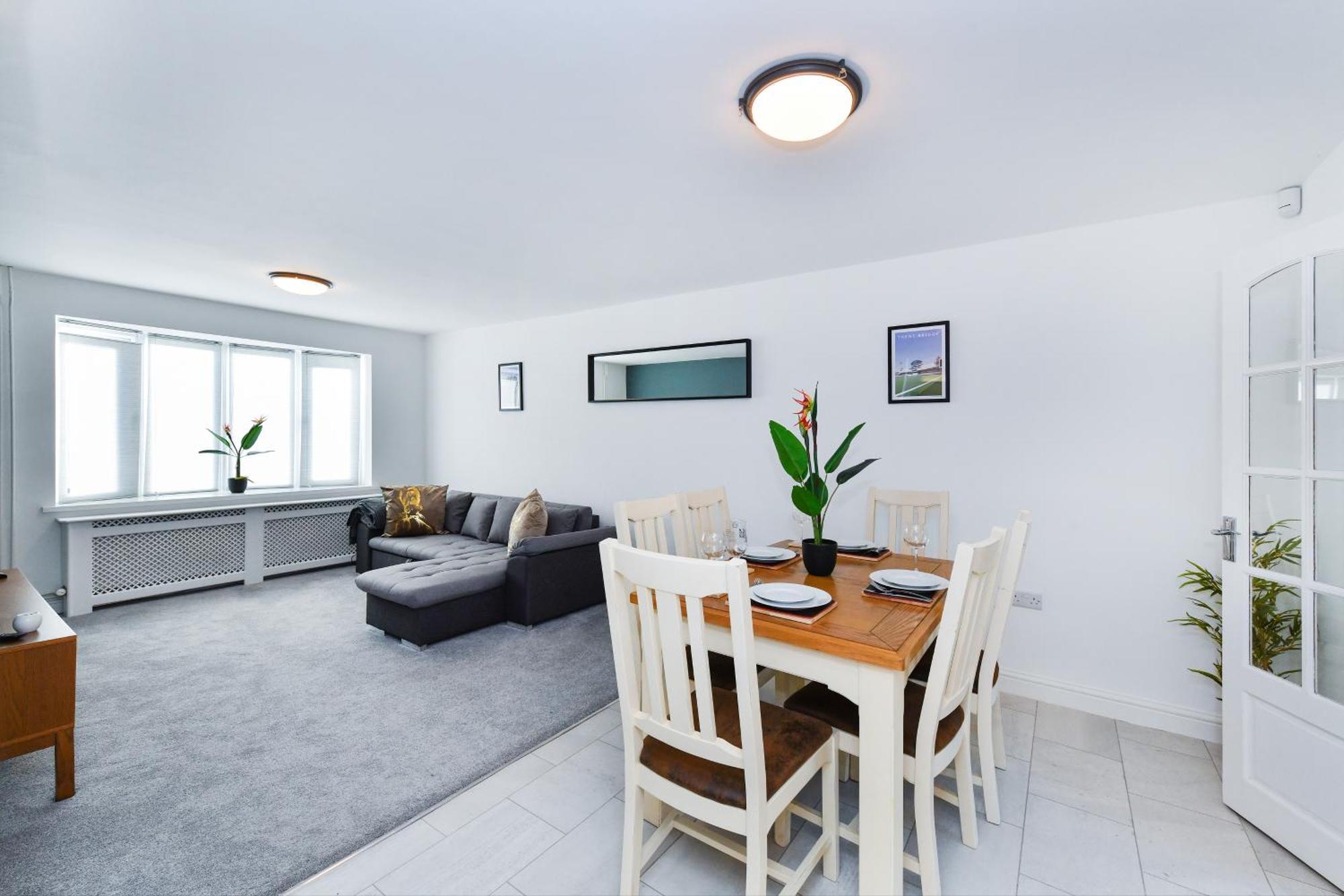 Morgan House- 4 Bed House, Near Trent Uni Nottingham