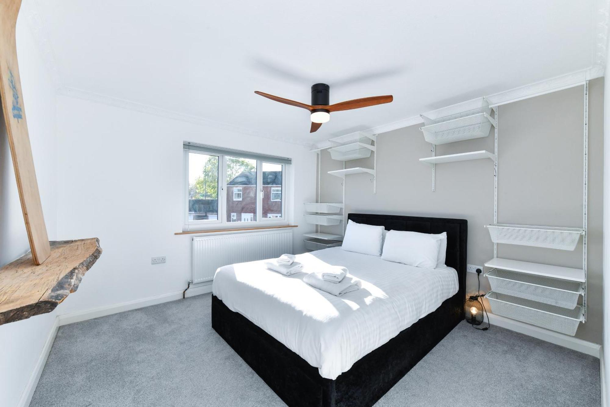 Morgan House- 4 Bed House, Near Trent Uni