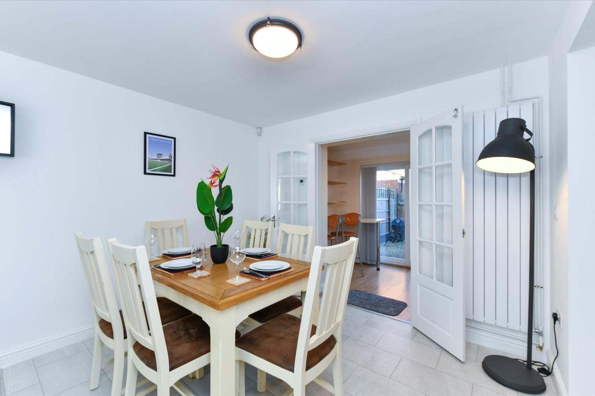 Morgan House- 4 Bed House, Near Trent Uni * Nottingham